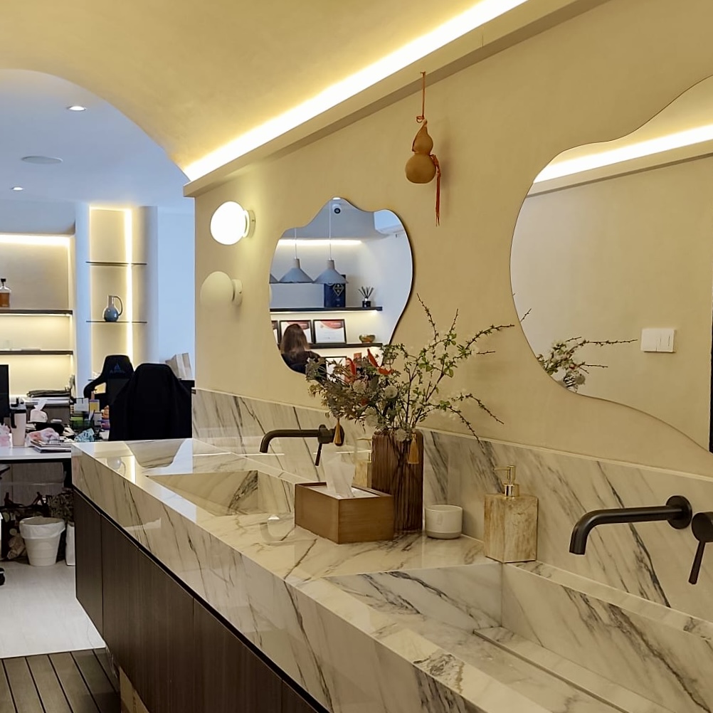 Fifth Avenue Interior - Hausmark