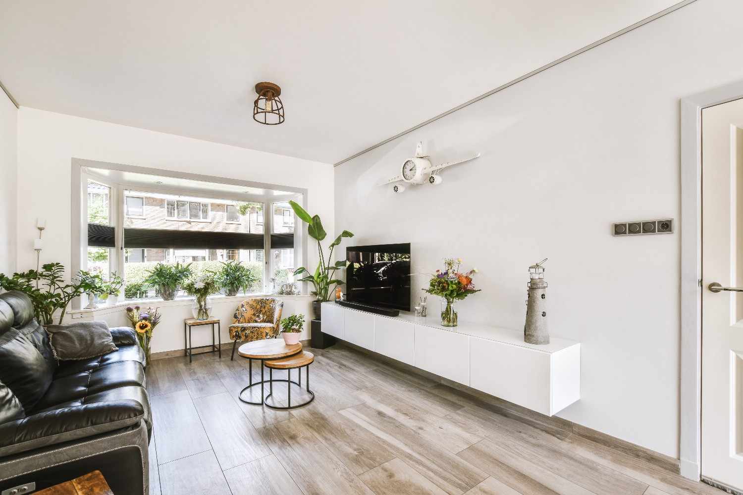 Realistic HDB renovation cost guide table for Singapore homeowners